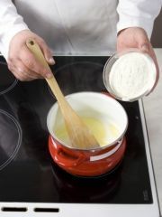 Приготовление блюда по рецепту - Эклеры (3). Шаг 1