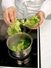 Приготовление блюда по рецепту - Ньокки со шпинатом. Шаг 1