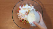 Приготовление блюда по рецепту - Полезный салат с креветками и авокадо. Шаг 3