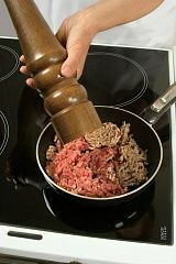 Приготовление блюда по рецепту - Бабка из макарон с мясом. Шаг 2