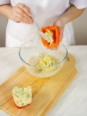 Приготовление блюда по рецепту - Закуска из сладкого перца с сыром. Шаг 3