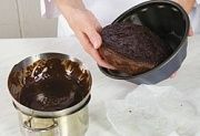 Приготовление блюда по рецепту - Шоколадный пудинг с кофейным соусом. Шаг 9