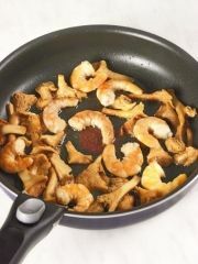 Приготовление блюда по рецепту - Макароны с грибами (2). Шаг 2