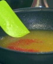 Приготовление блюда по рецепту - Хумус из чечевицы с гренками и мандариновым соусом. Шаг 3