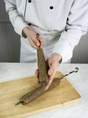 Приготовление блюда по рецепту - Люля-кебаб из баранины. Шаг 3
