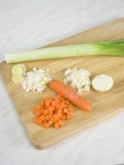 Приготовление блюда по рецепту - Овощной суп с фасолью (3). Шаг 1
