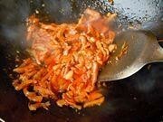 Приготовление блюда по рецепту - свинина с томатом и апельсином. Шаг 11
