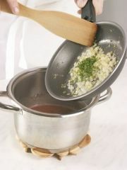 Приготовление блюда по рецепту - Суп с фасолью. Шаг 2