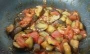 Приготовление блюда по рецепту - жареный баклажан с томатом. Шаг 8