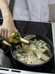 Приготовление блюда по рецепту - Осетрина с винным соусом. Шаг 2