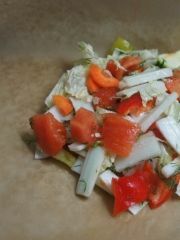 Приготовление блюда по рецепту - Рыба с овощами. Шаг 3