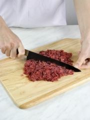 Приготовление блюда по рецепту - Кололак гехаркуни (тефтели из говядины). Шаг 1