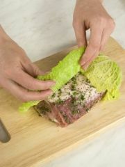 Приготовление блюда по рецепту - Карбонад в капустных листьях. Шаг 2