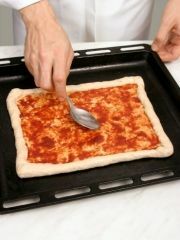 Приготовление блюда по рецепту - Пицца «Особая». Шаг 2