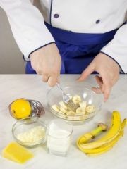 Приготовление блюда по рецепту - Говядина с сыром и бананами. Шаг 2