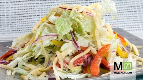 Зеленый салат с сыром и кедровыми орехами Зеленый салат с сыром и кедровыми орехами