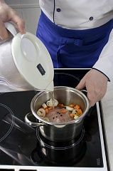 Приготовление блюда по рецепту - Свинина с капустой и соусом из петрушки. Шаг 1