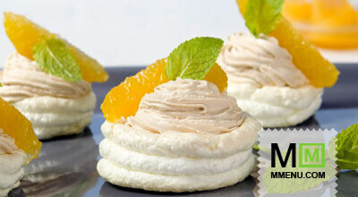 Меренговые корзиночки с кофейным кремом и апельсином Меренговые корзиночки с кофейным кремом и апельсином