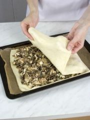 Приготовление блюда по рецепту - Пирог с курицей и грибами (2). Шаг 4