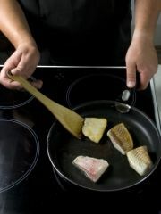 Приготовление блюда по рецепту - Рыба под маринадом (2). Шаг 1