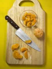Приготовление блюда по рецепту - Салат из фиников и мандаринов. Шаг 4