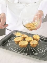 Приготовление блюда по рецепту - Картофель запеченный (2). Шаг 3