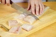 Приготовление блюда по рецепту - Кебабы из белой рыбы. Шаг 4