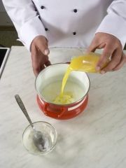 Приготовление блюда по рецепту - Молочный напиток с апельсином. Шаг 2