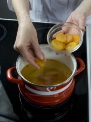 Приготовление блюда по рецепту - Суп из говядины с курагой. Шаг 5