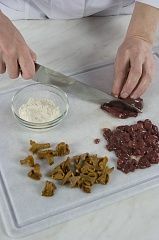 Приготовление блюда по рецепту - Волованы с утиной печенкой и лисичками. Шаг 1