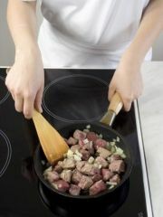 Приготовление блюда по рецепту - Чолнт с мясом и фасолью. Шаг 2