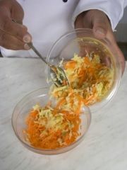 Приготовление блюда по рецепту - Вареники с квашеной капустой. Шаг 2