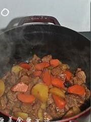 Приготовление блюда по рецепту - вырезка говядины с картофелем. Шаг 9