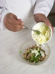 Приготовление блюда по рецепту - Салат из печени трески. Шаг 1