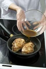 Приготовление блюда по рецепту - Свинина, маринованная в соевом соусе и лимонном соке. Шаг 6