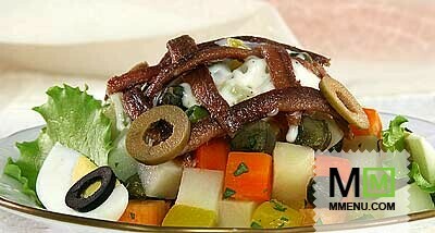 Салат из овощей с анчоусами
