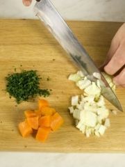 Приготовление блюда по рецепту - Морковный суп с апельсиновым соком. Шаг 1