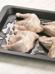 Приготовление блюда по рецепту - Курица жареная. Шаг 2