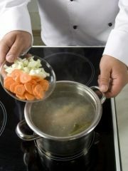 Приготовление блюда по рецепту - Мужужи из ножек поросенка. Шаг 1