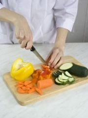 Приготовление блюда по рецепту - Семга с овощами в фруктовом соусе. Шаг 4