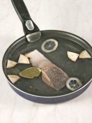 Приготовление блюда по рецепту - Рыба припущенная. Шаг 1