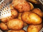 Приготовление блюда по рецепту - Картошка в одежке. Шаг 1