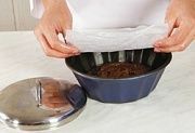 Приготовление блюда по рецепту - Шоколадный пудинг с кофейным соусом. Шаг 6