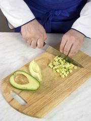 Приготовление блюда по рецепту - Салат картофельный с авокадо. Шаг 3