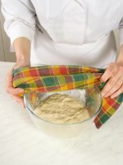 Приготовление блюда по рецепту - Медово-пшеничный хлеб на кефире. Шаг 2