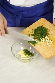 Приготовление блюда по рецепту - Ароматный хлеб с чесноком. Шаг 1