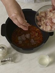 Приготовление блюда по рецепту - Гуляш из курицы с лечо. Шаг 3