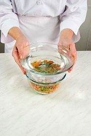 Приготовление блюда по рецепту - Салат из зеленых помидоров (2). Шаг 3