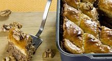 Рецепт - Пирог с орехами и изюмом