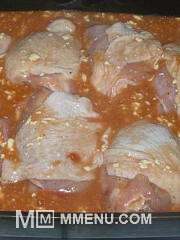 Приготовление блюда по рецепту - Куриные бедра в соусе. Шаг 4